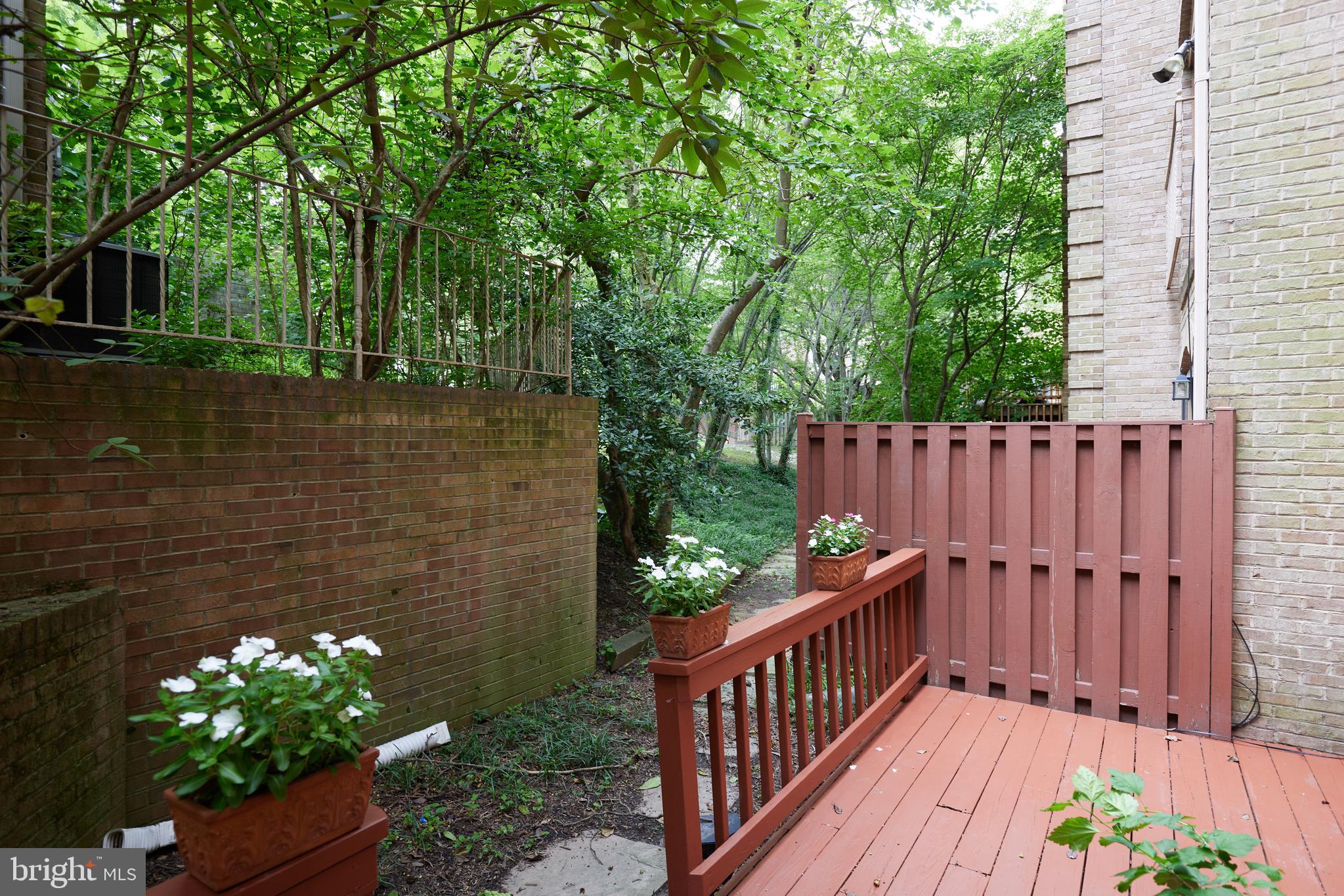 WOODSIDE PARK - Residential