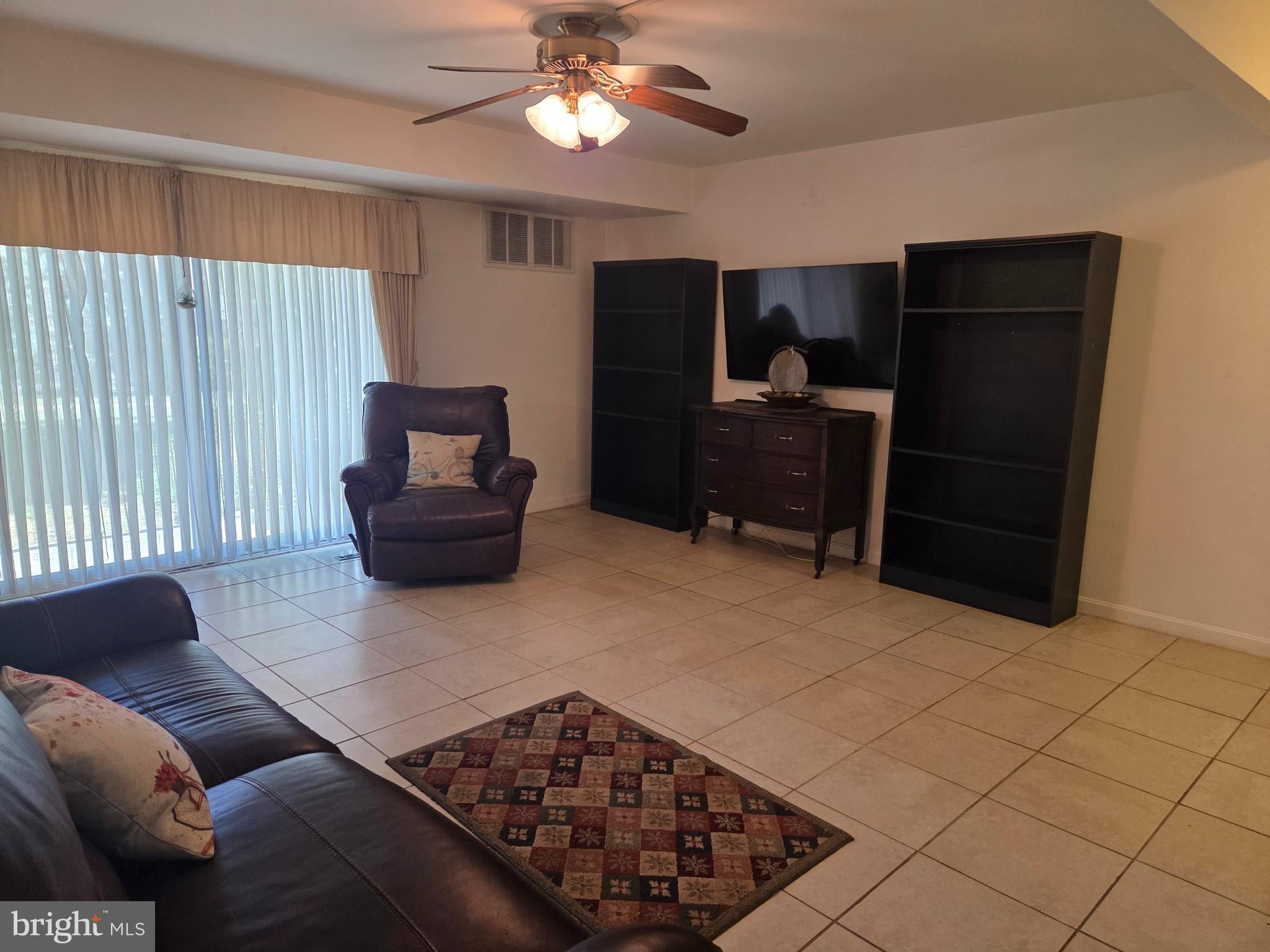 220 CROCKER DRIVE A 220-A