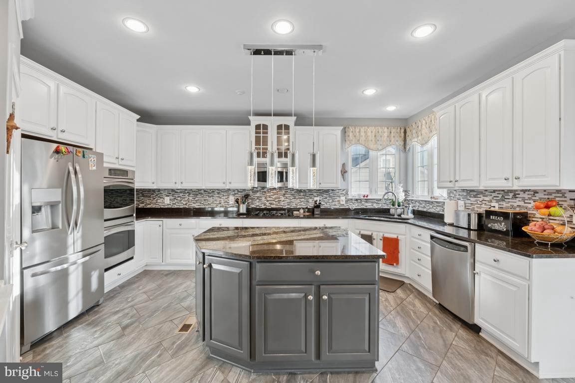 BROOKSIDE - Residential