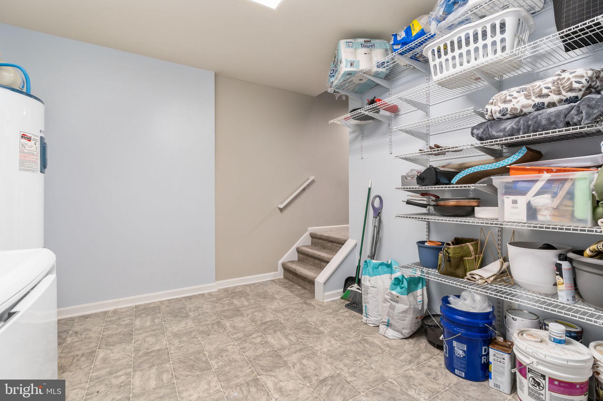 PRESIDENTIAL LAKES - Residential