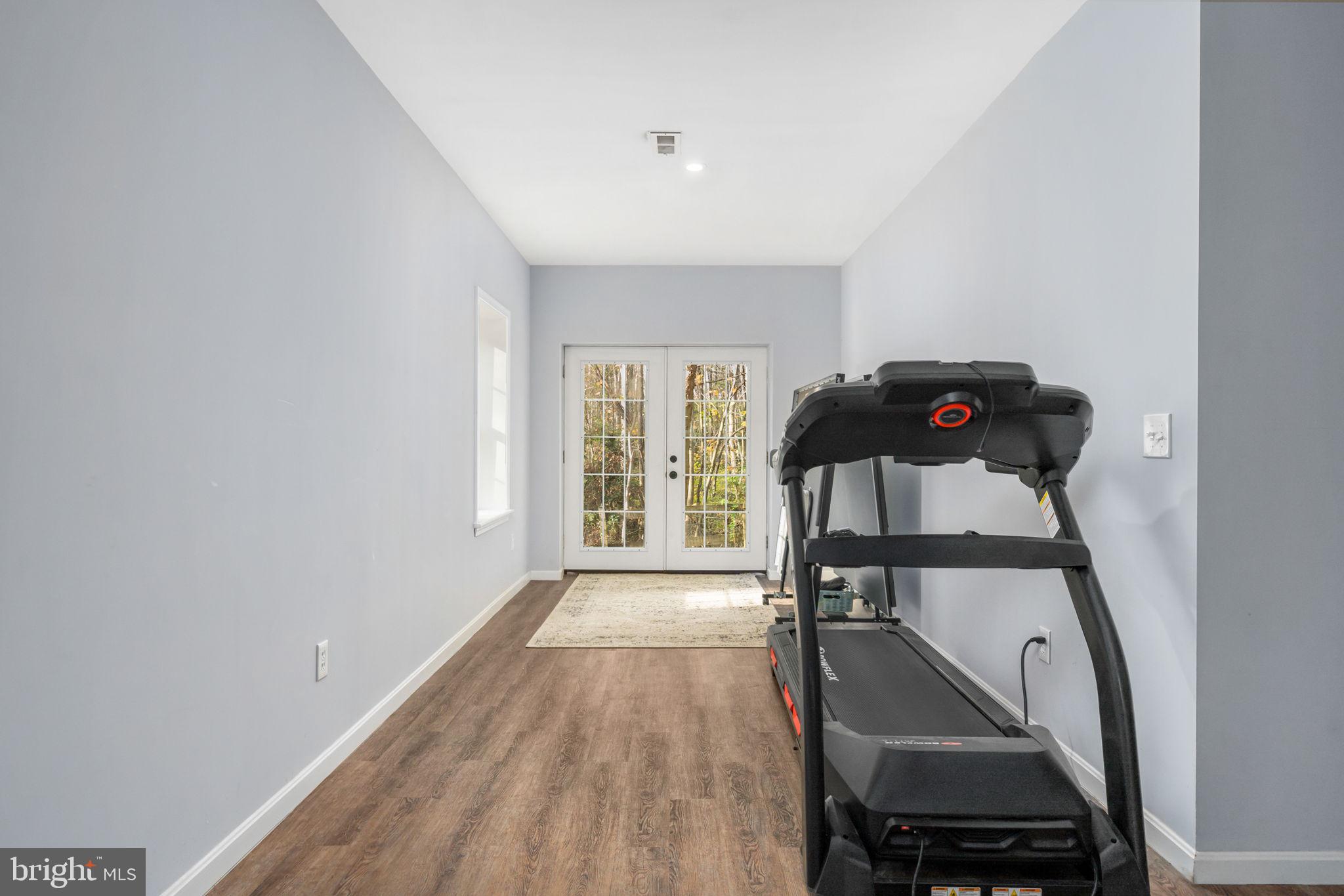 PRESIDENTIAL LAKES - Residential