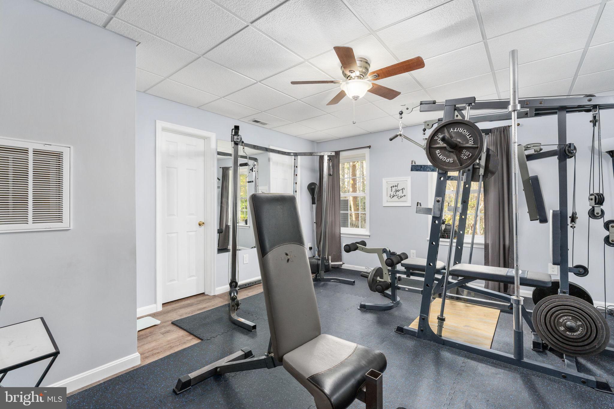 PRESIDENTIAL LAKES - Residential