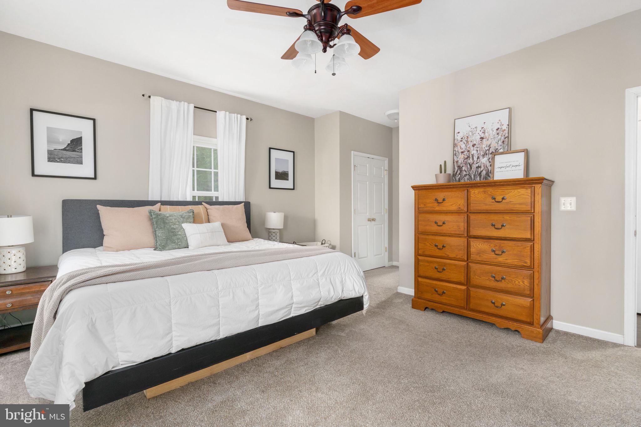 PRESIDENTIAL LAKES - Residential