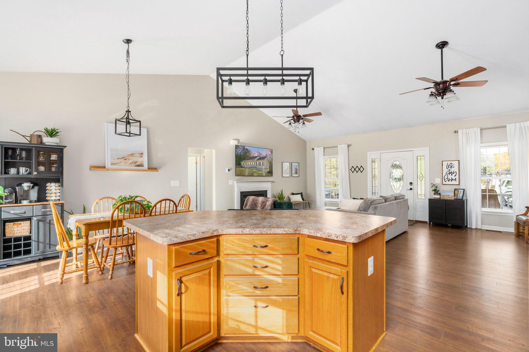 PRESIDENTIAL LAKES - Residential