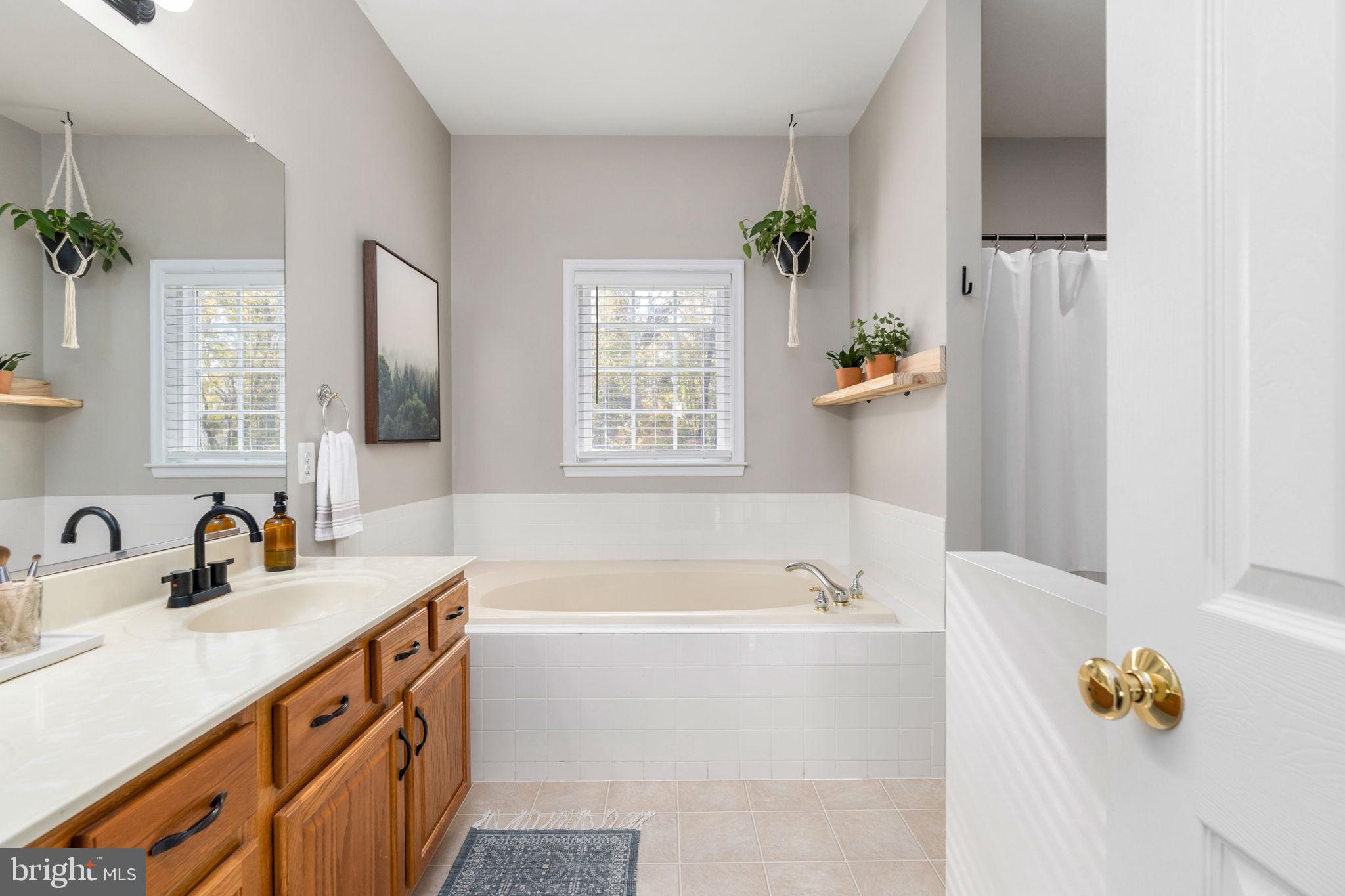 PRESIDENTIAL LAKES - Residential