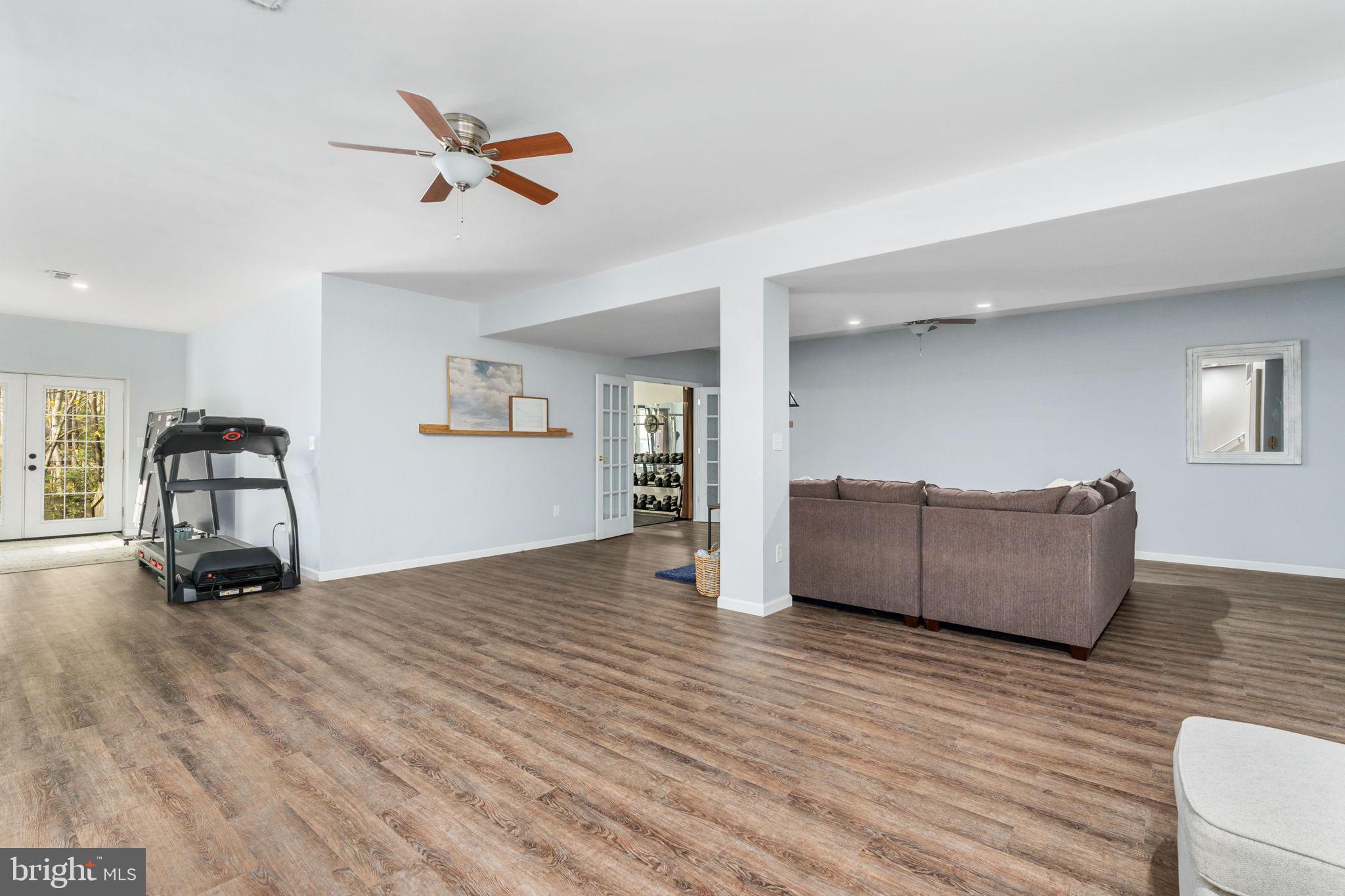 PRESIDENTIAL LAKES - Residential