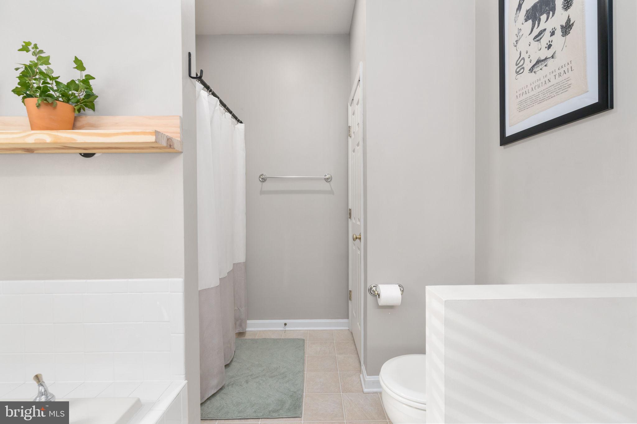 PRESIDENTIAL LAKES - Residential