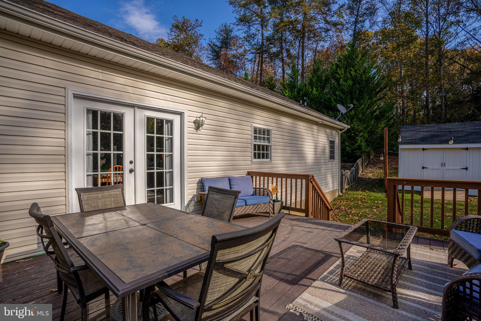 PRESIDENTIAL LAKES - Residential