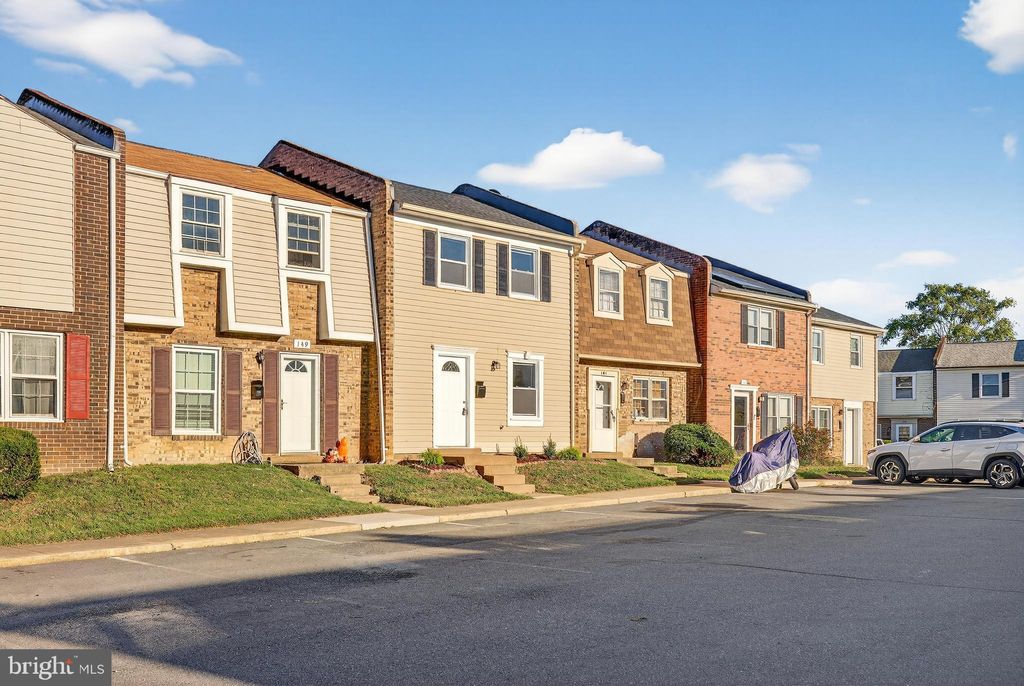 Photo of 147 Hughey Court, FREDERICKSBURG, VA 22401 (MLS # VAFB2009110)