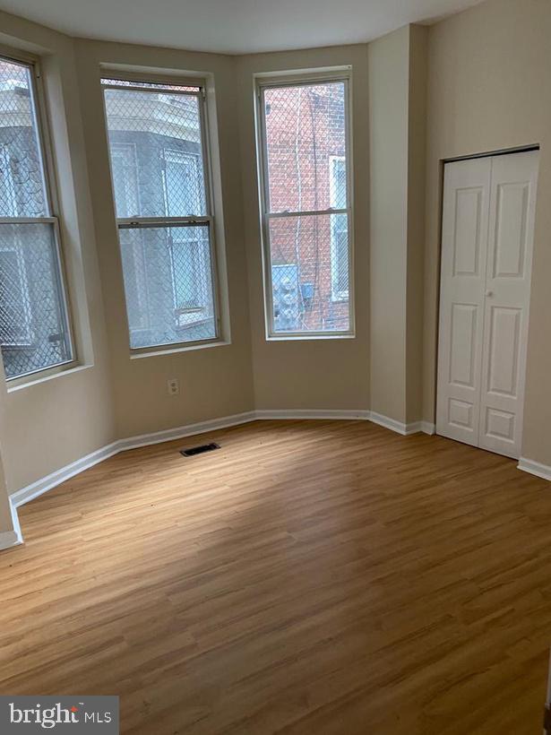 PHILADELPHIA (NORTH) - Commercial Sale