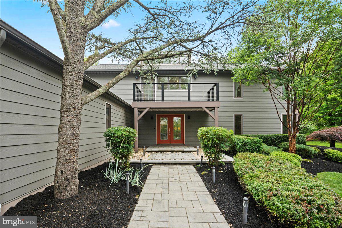 1438 VESTRA ROAD