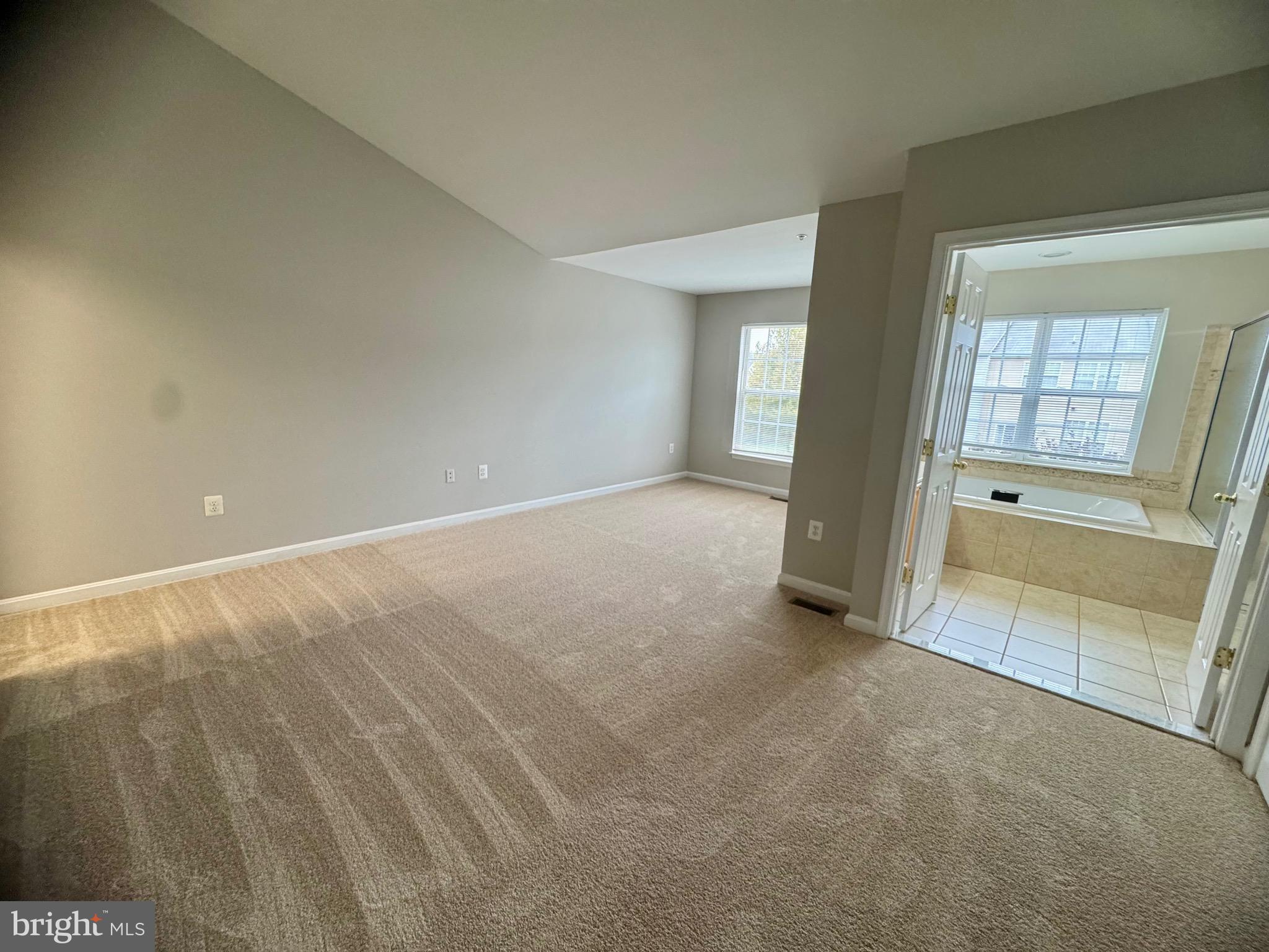 NORTH CROSSING - Residential Lease