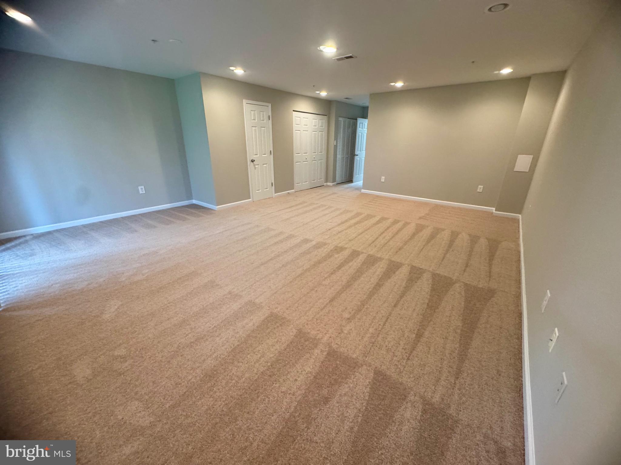 NORTH CROSSING - Residential Lease