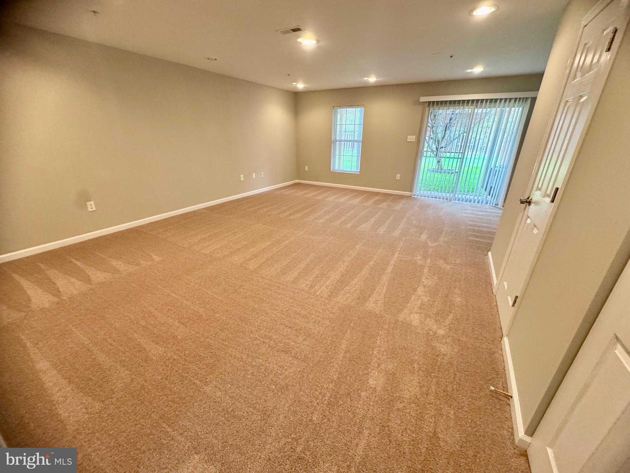 NORTH CROSSING - Residential Lease