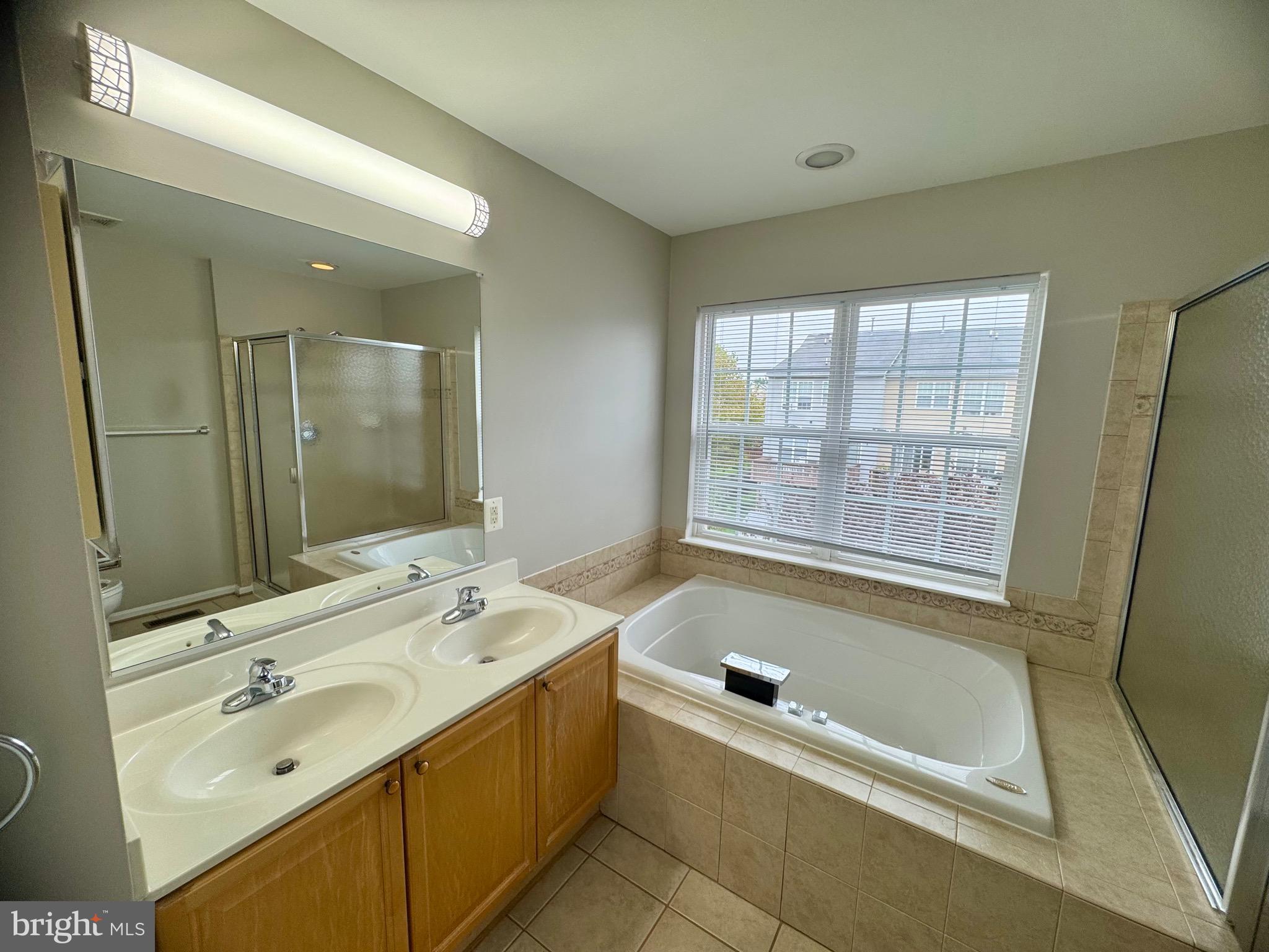 NORTH CROSSING - Residential Lease