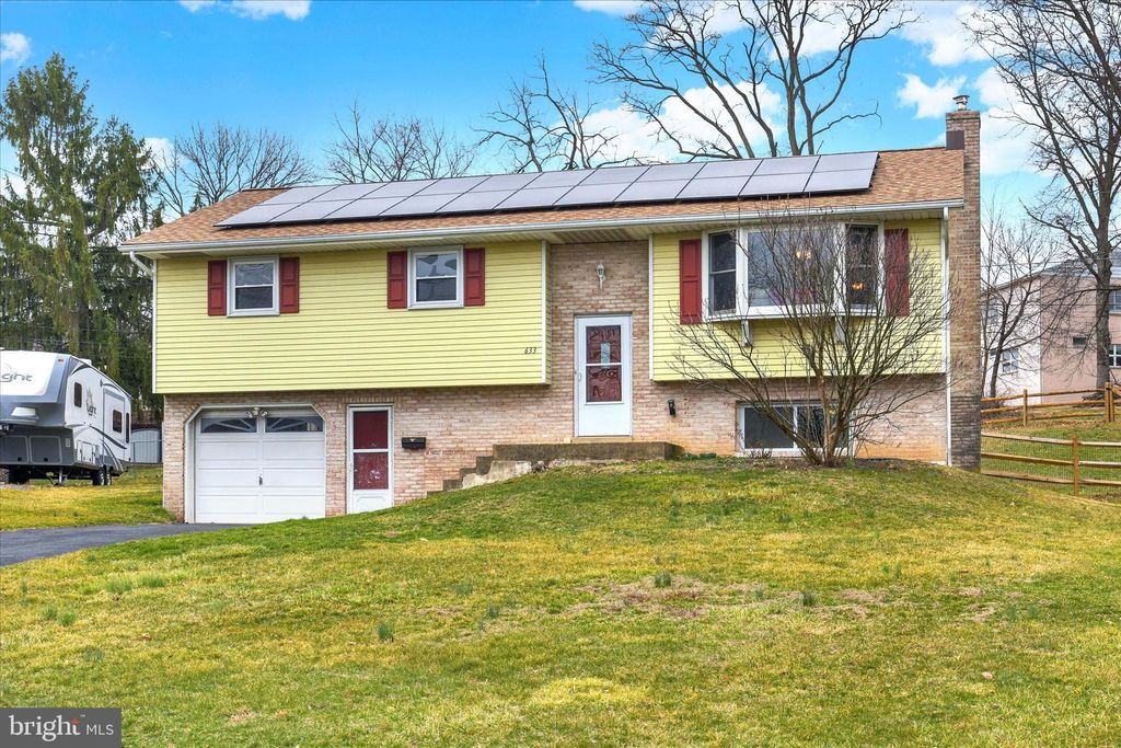 Photo of 633 N Mount Joy Street, ELIZABETHTOWN, PA 17022 (MLS # PALA2065882)