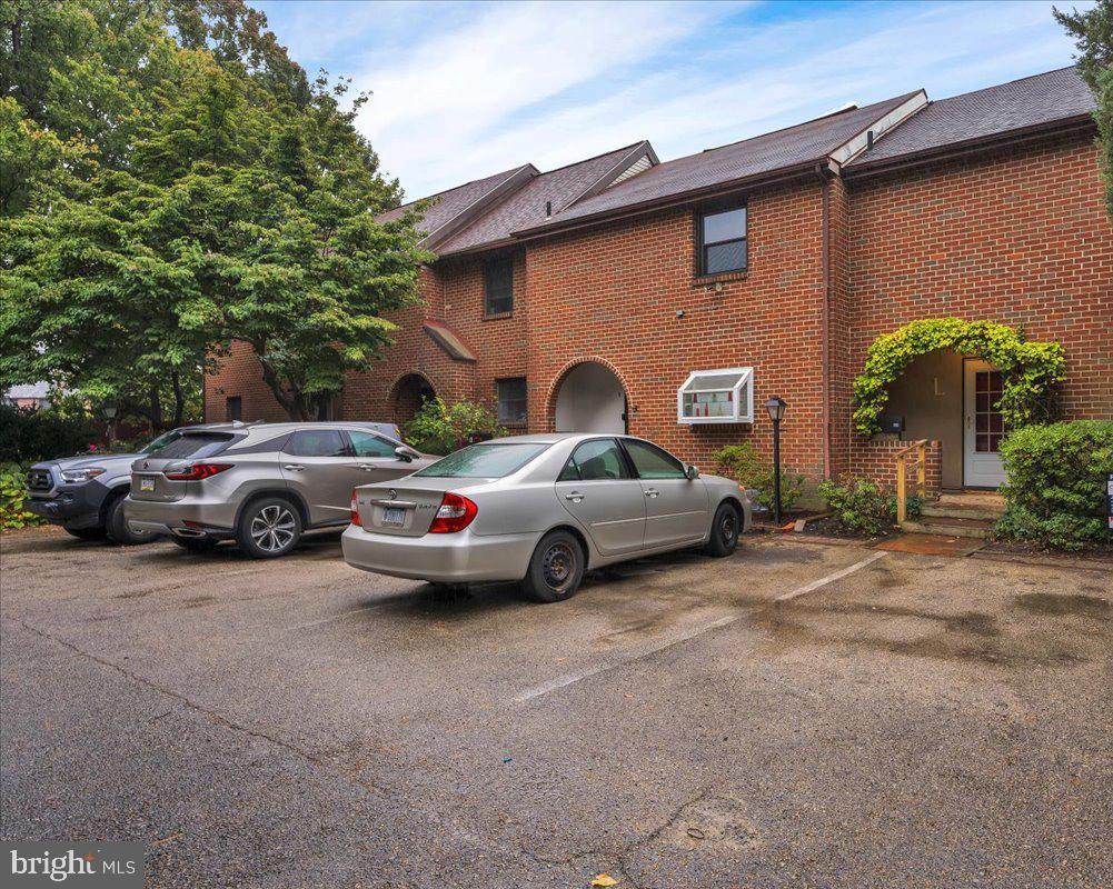 EAST FALLS - Residential