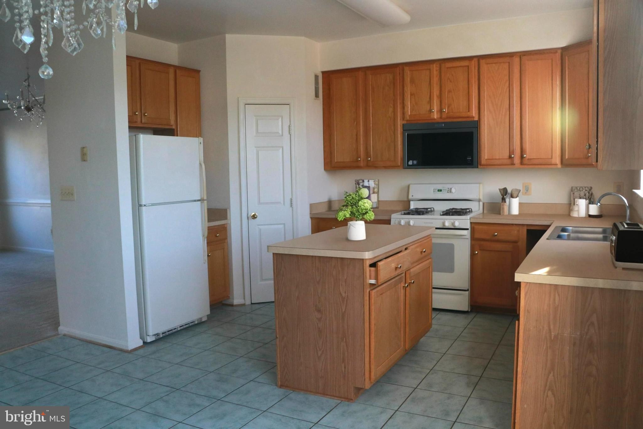 GROVEWOOD PARCEL A - Residential Lease