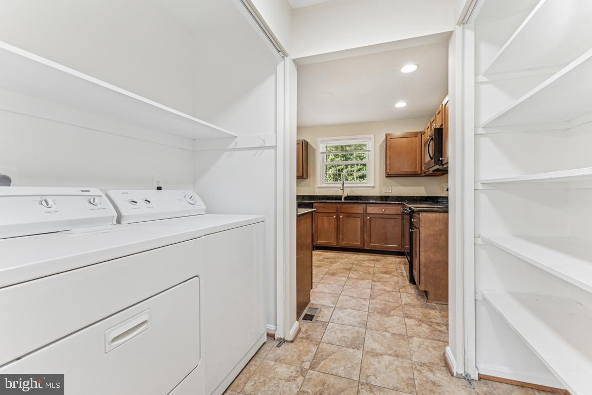 KINGS PARK WEST - Residential Lease