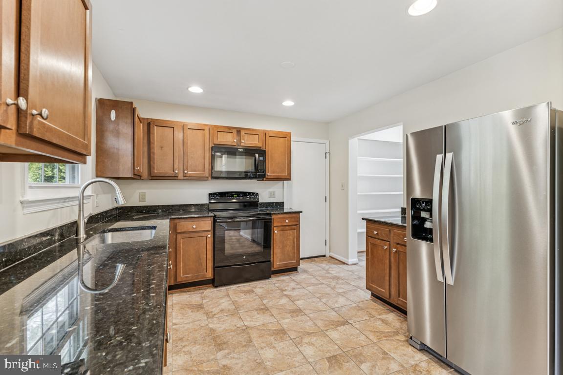 KINGS PARK WEST - Residential Lease