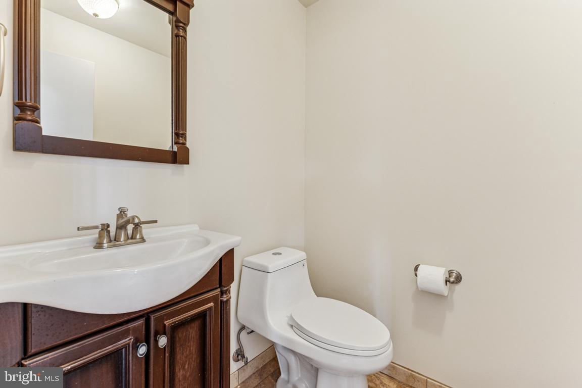 KINGS PARK WEST - Residential Lease