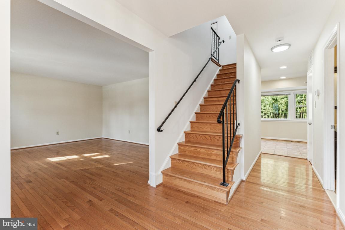 KINGS PARK WEST - Residential Lease