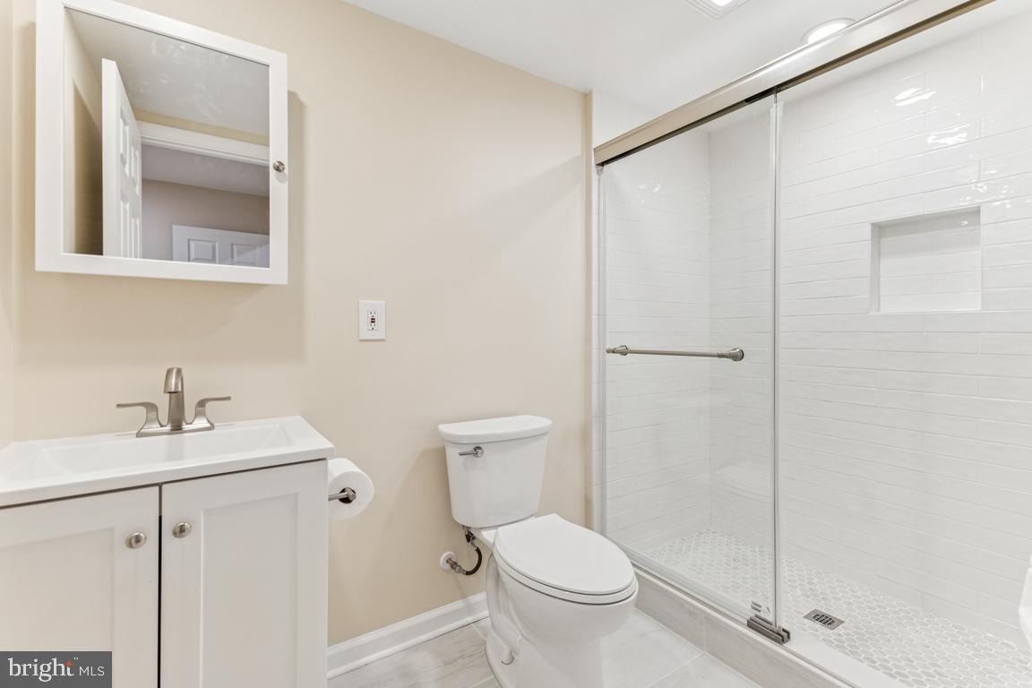 KINGS PARK WEST - Residential Lease