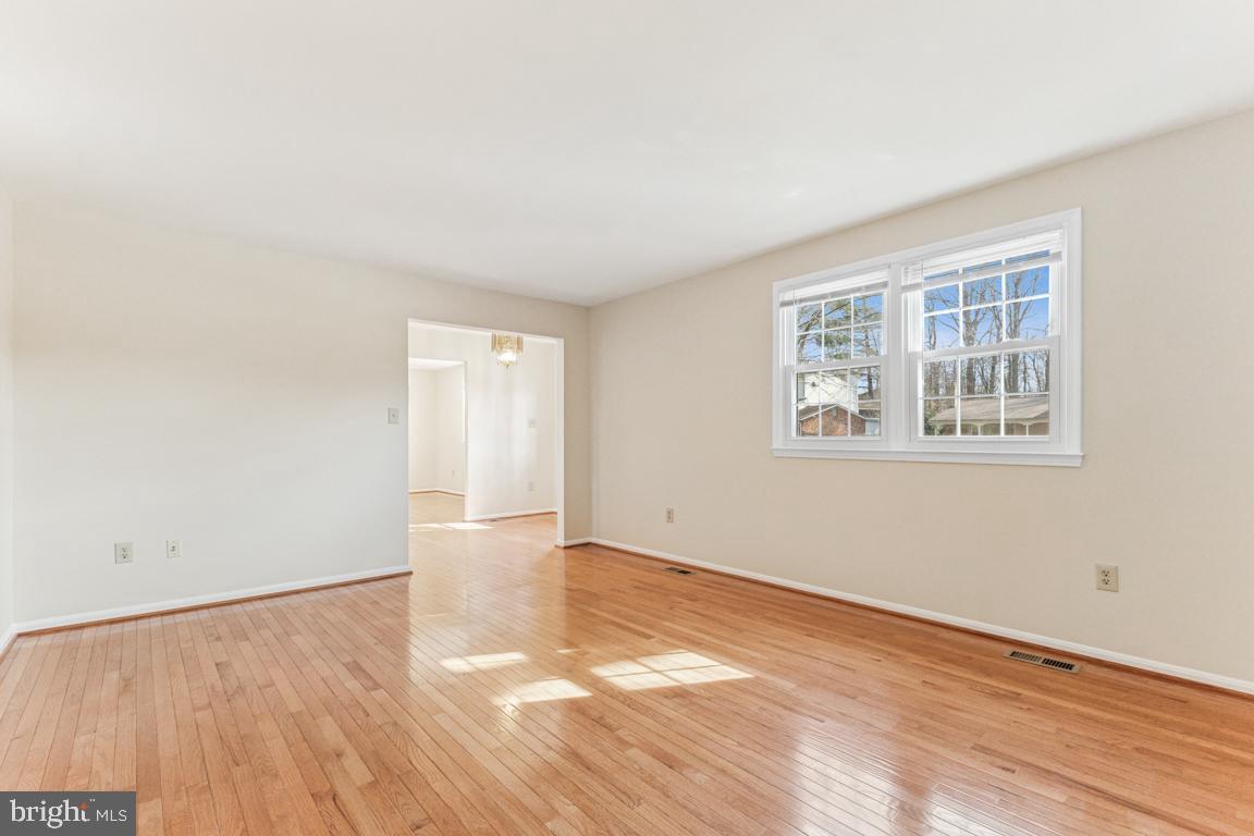 KINGS PARK WEST - Residential Lease