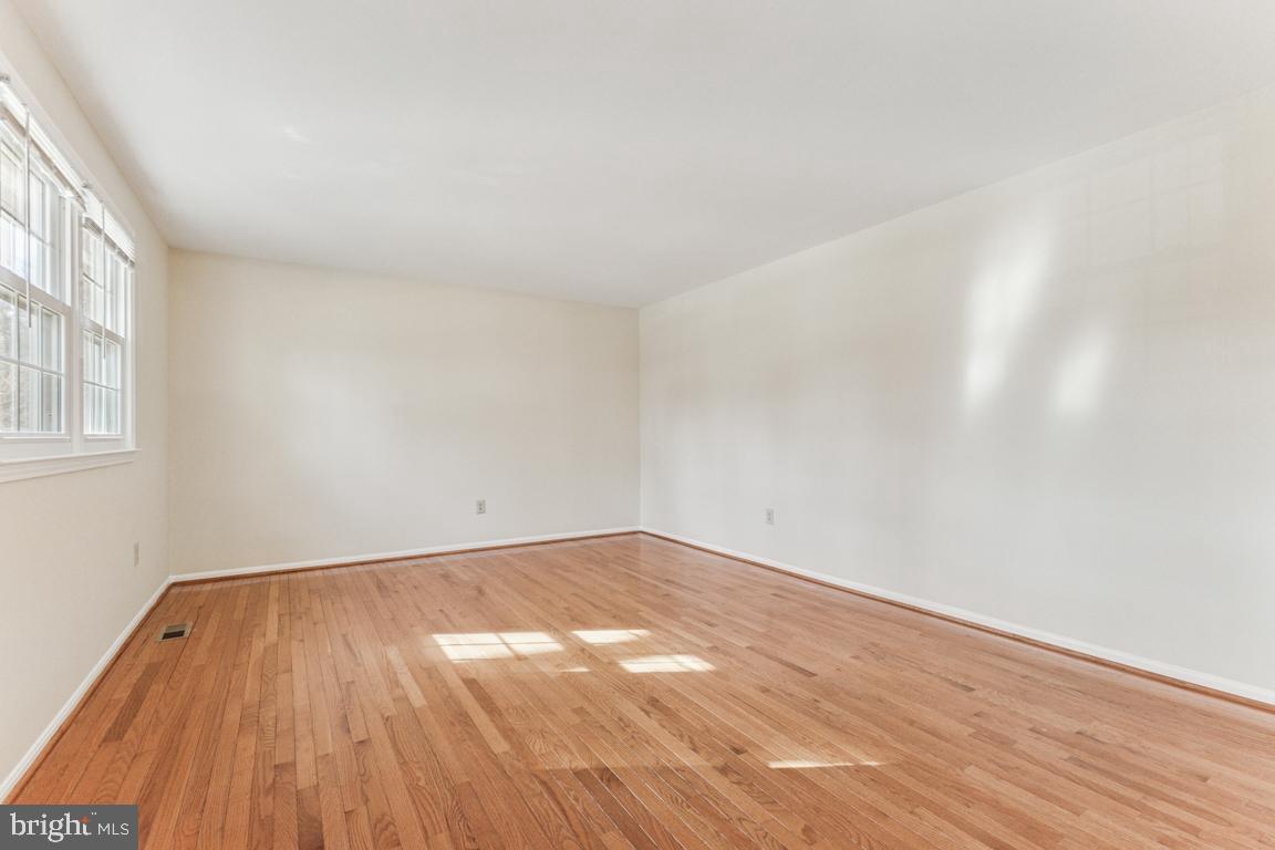 KINGS PARK WEST - Residential Lease