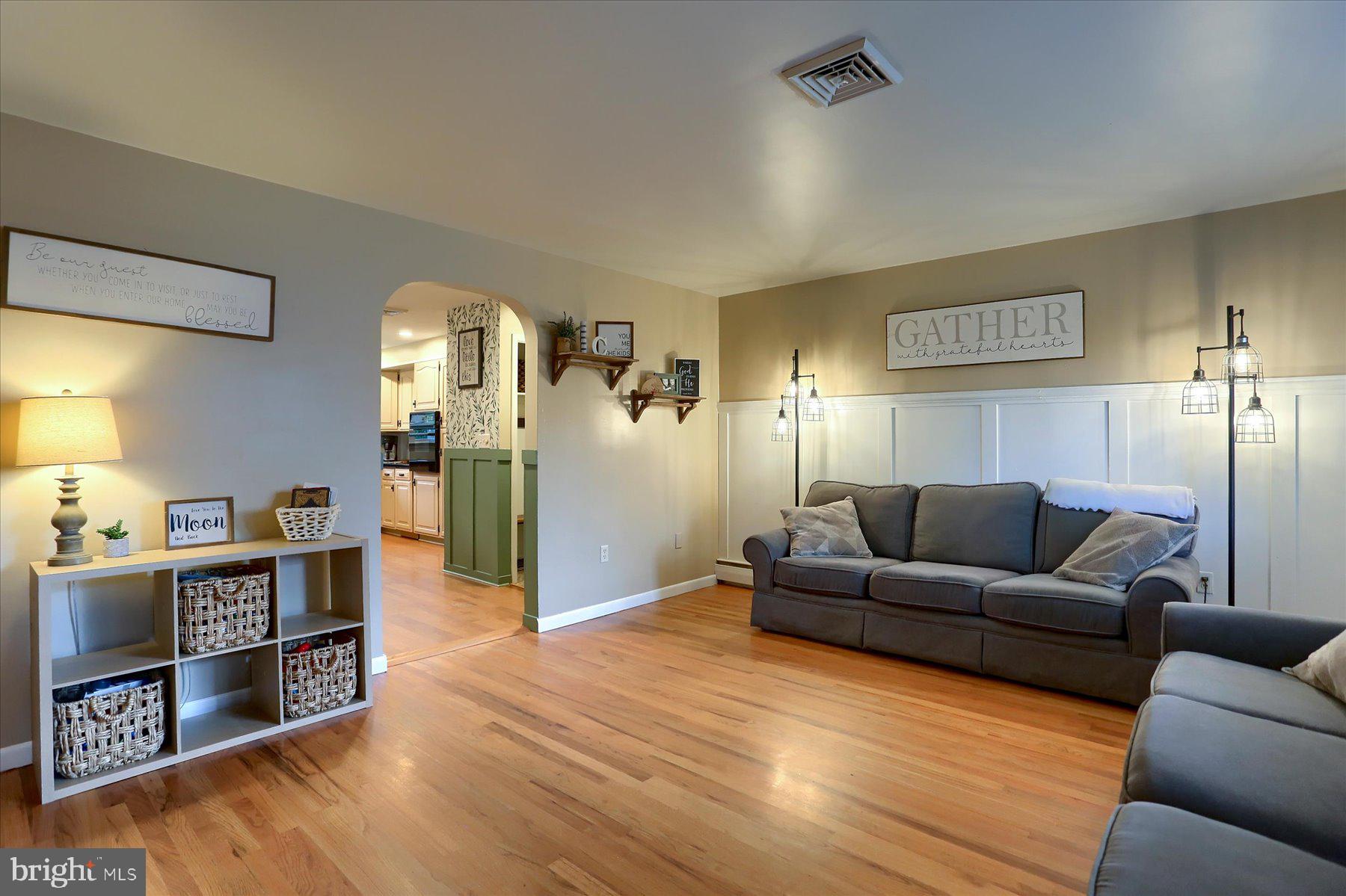 38 PARKVIEW DR