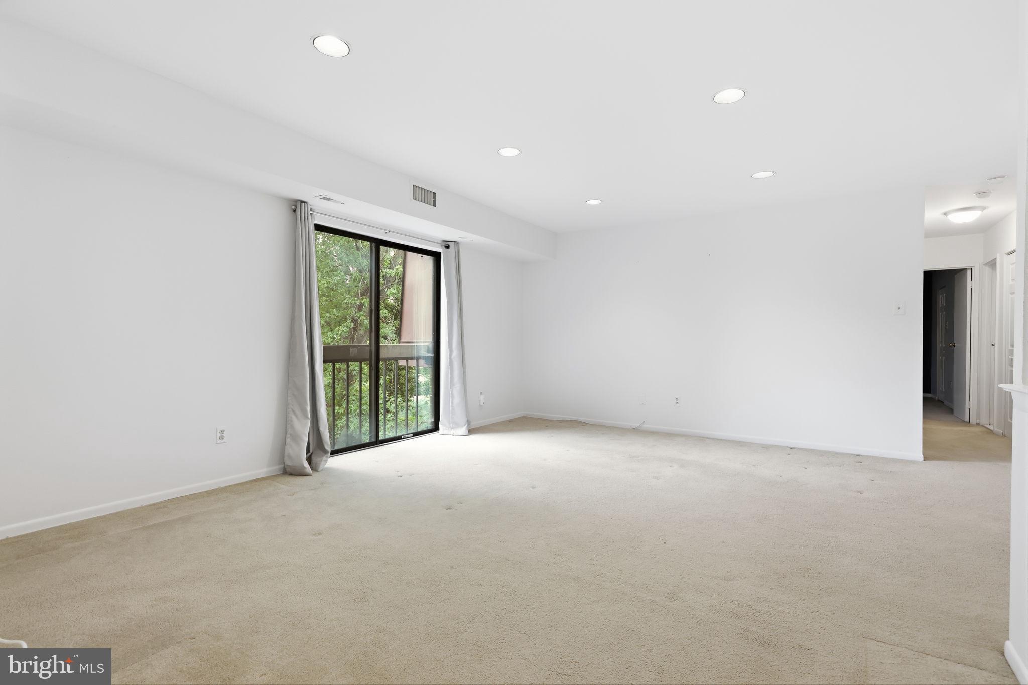 55204 DELAIRE LANDING ROAD 204