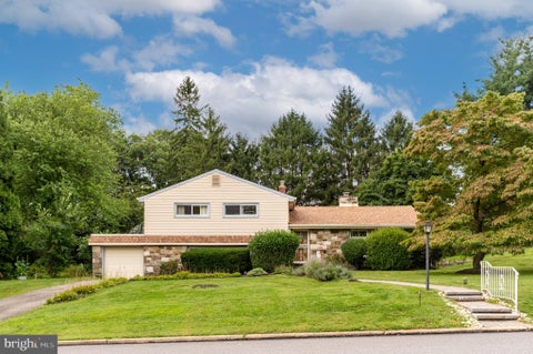 Photo of 310 Hedgerow Lane, WYNCOTE, PA 19095 (MLS # PAMC2194314)