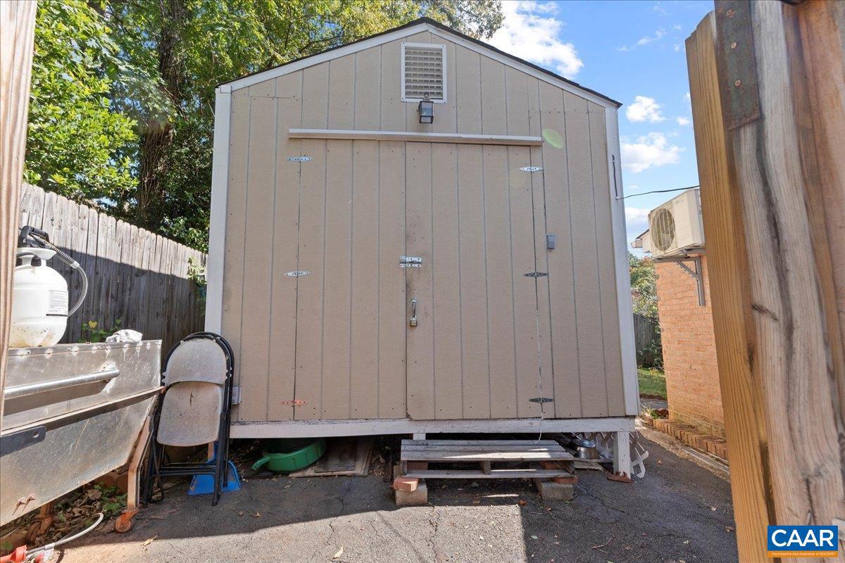 FOREST HILLS - Residential