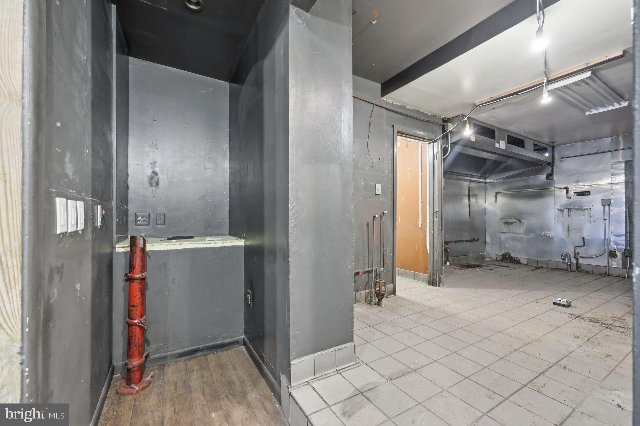 GRADUATE HOSPITAL - Commercial Sale