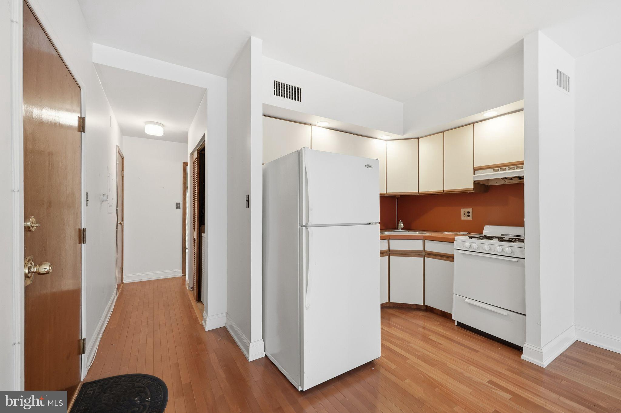 GRADUATE HOSPITAL - Commercial Sale