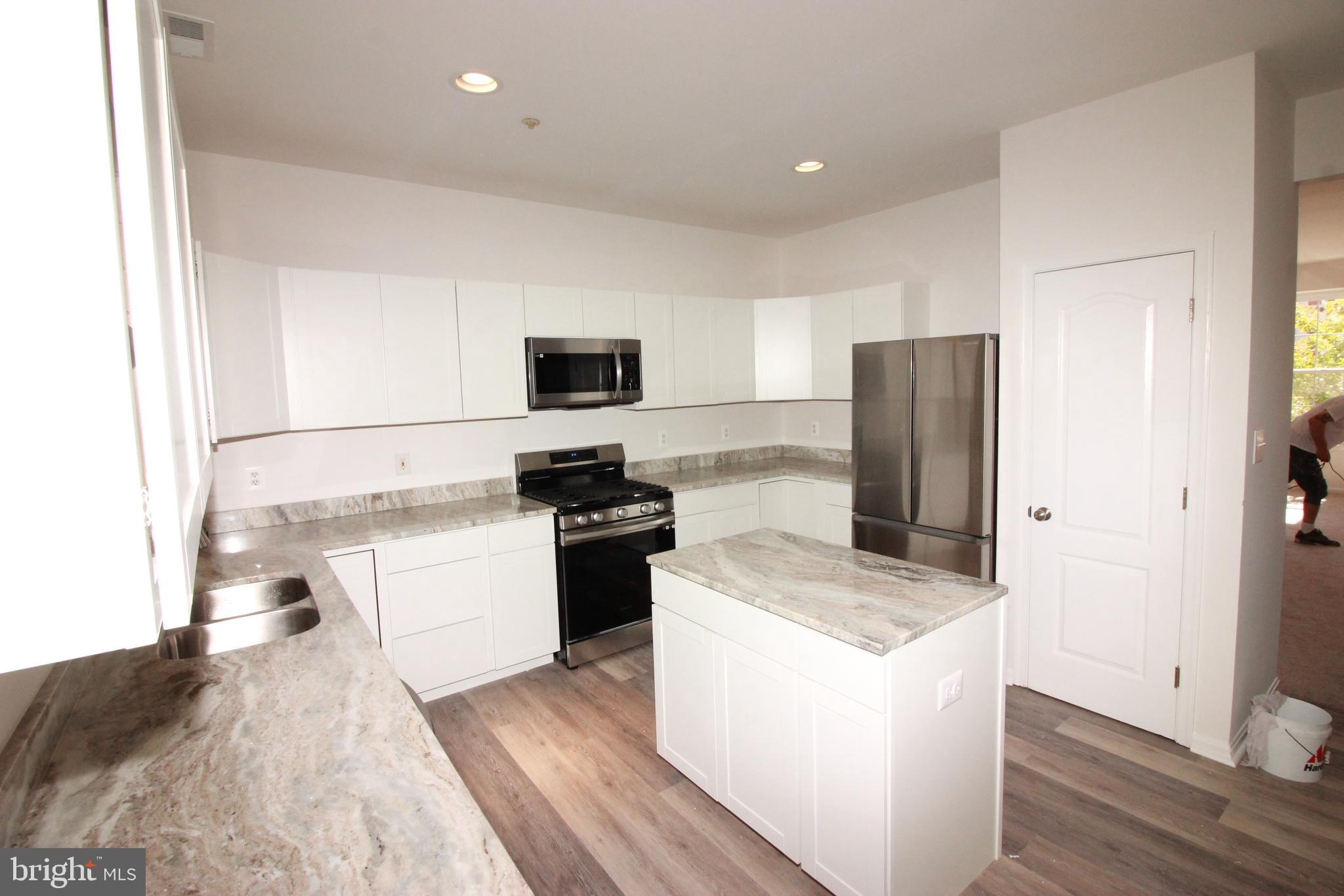 ELLICOTT PARK - Residential