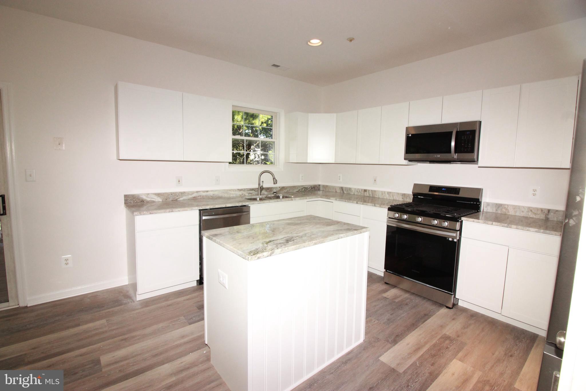 ELLICOTT PARK - Residential