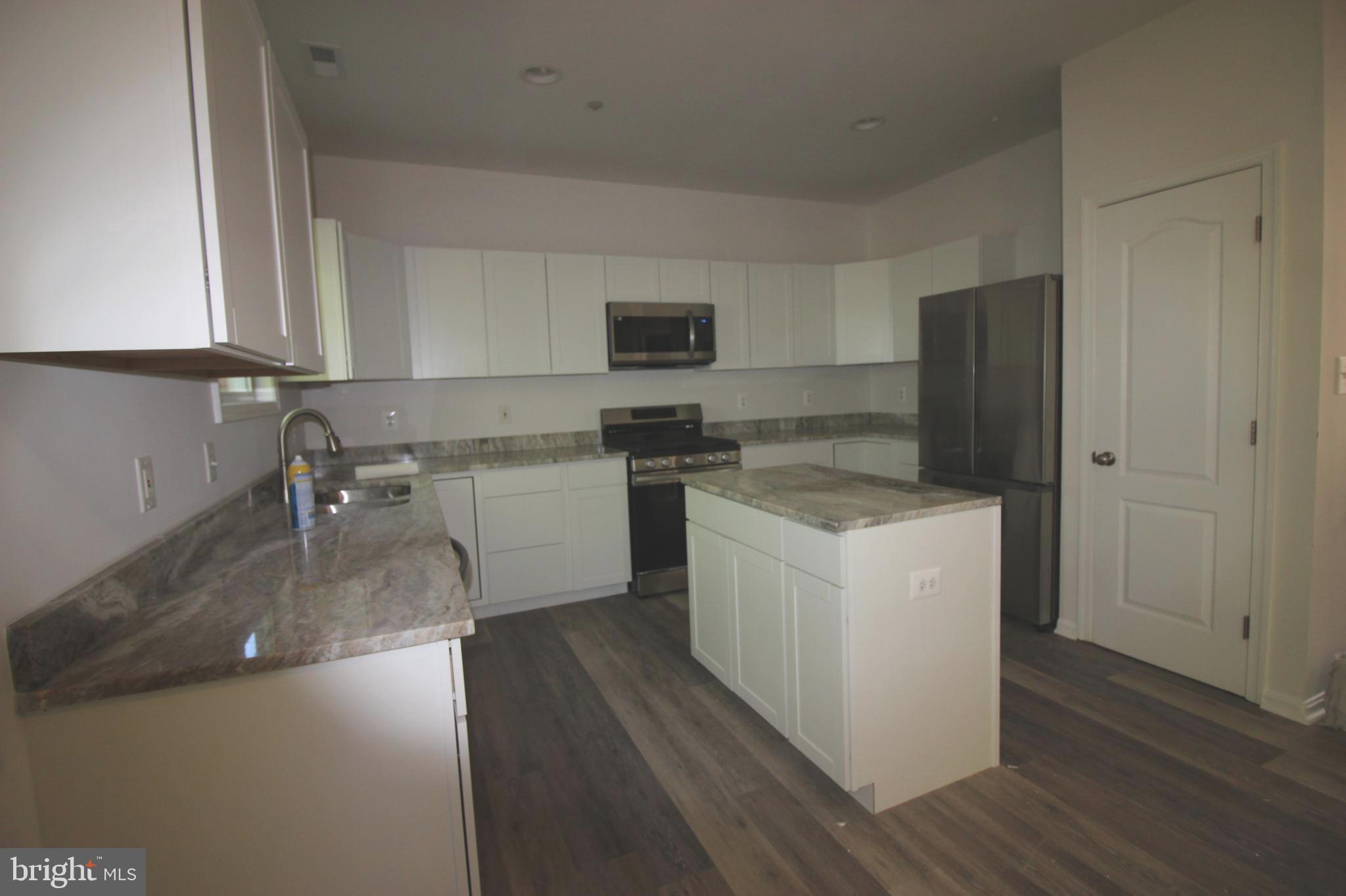 ELLICOTT PARK - Residential