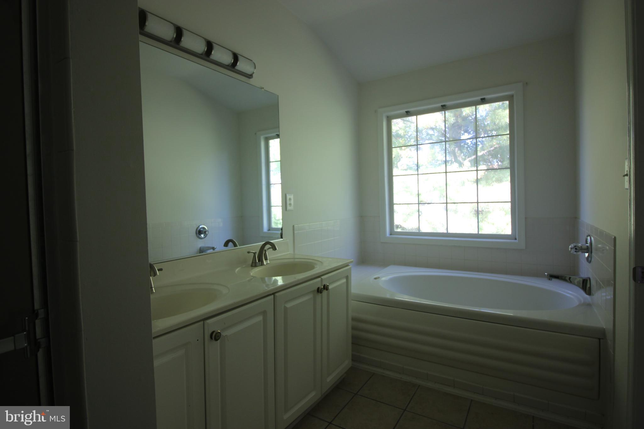 ELLICOTT PARK - Residential