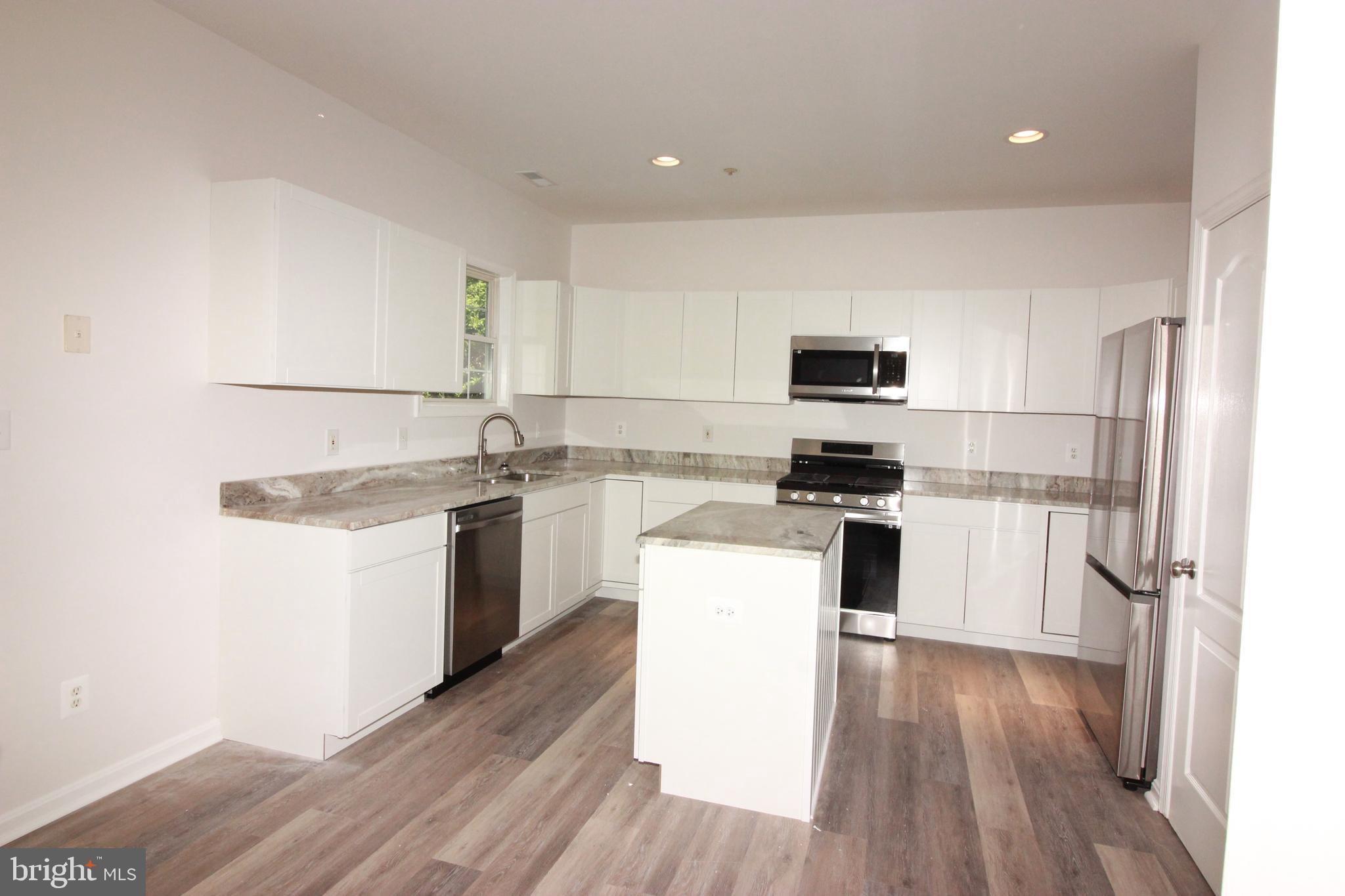 ELLICOTT PARK - Residential