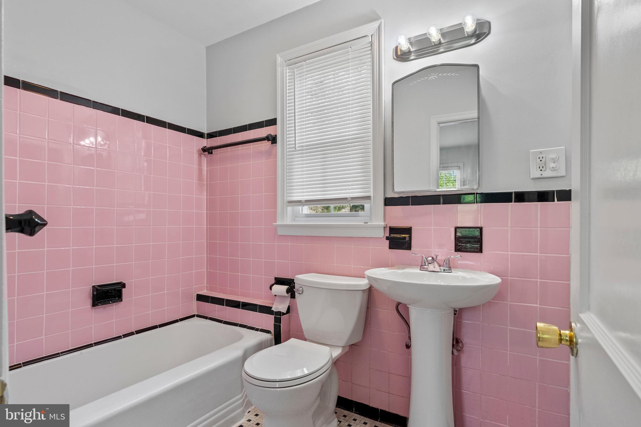 PARKVILLE SUMMIT - Residential