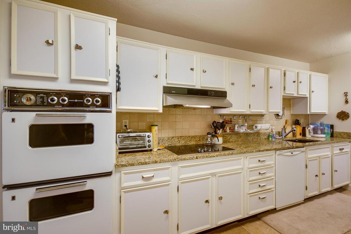 WATERGATE AT LANDMARK - Residential