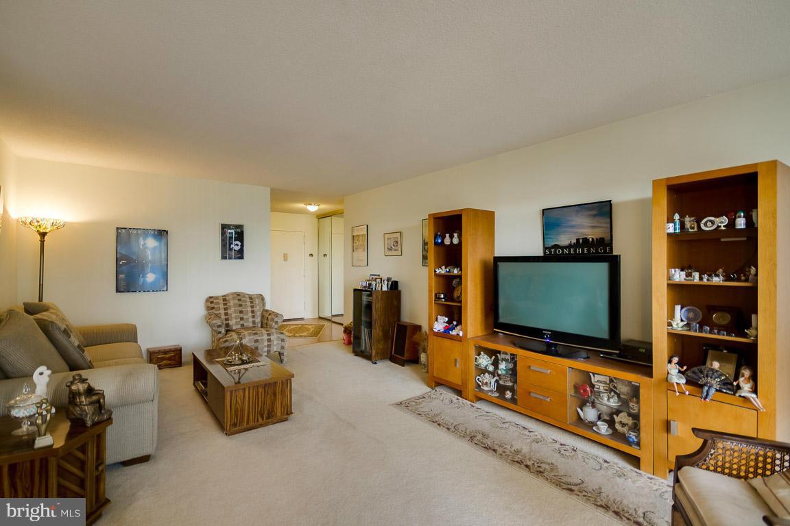 WATERGATE AT LANDMARK - Residential