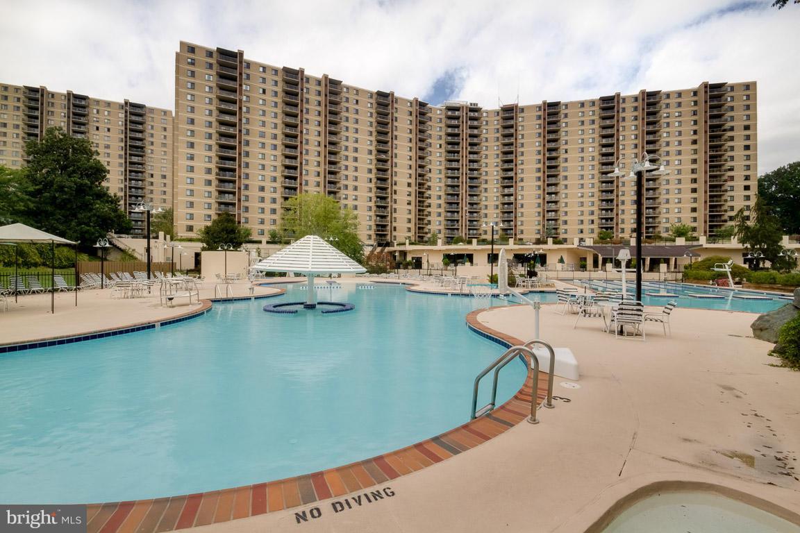 WATERGATE AT LANDMARK - Residential