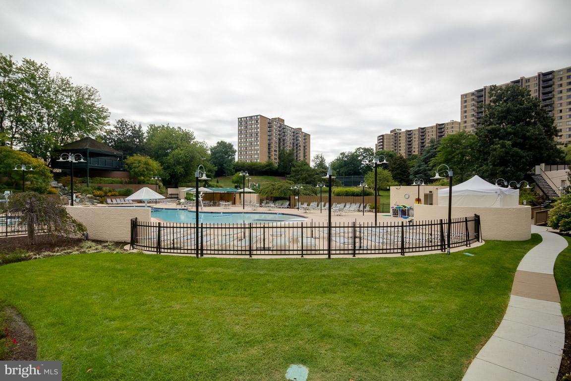 WATERGATE AT LANDMARK - Residential