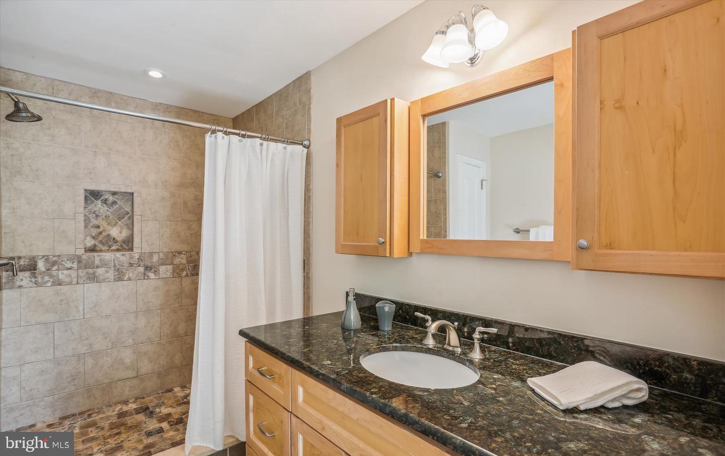 POTOMAC OUTSIDE - Residential