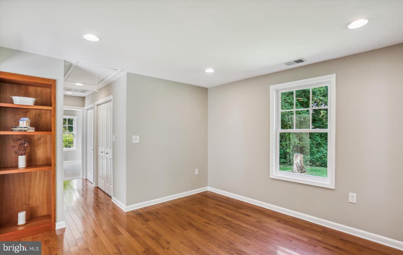 POTOMAC OUTSIDE - Residential