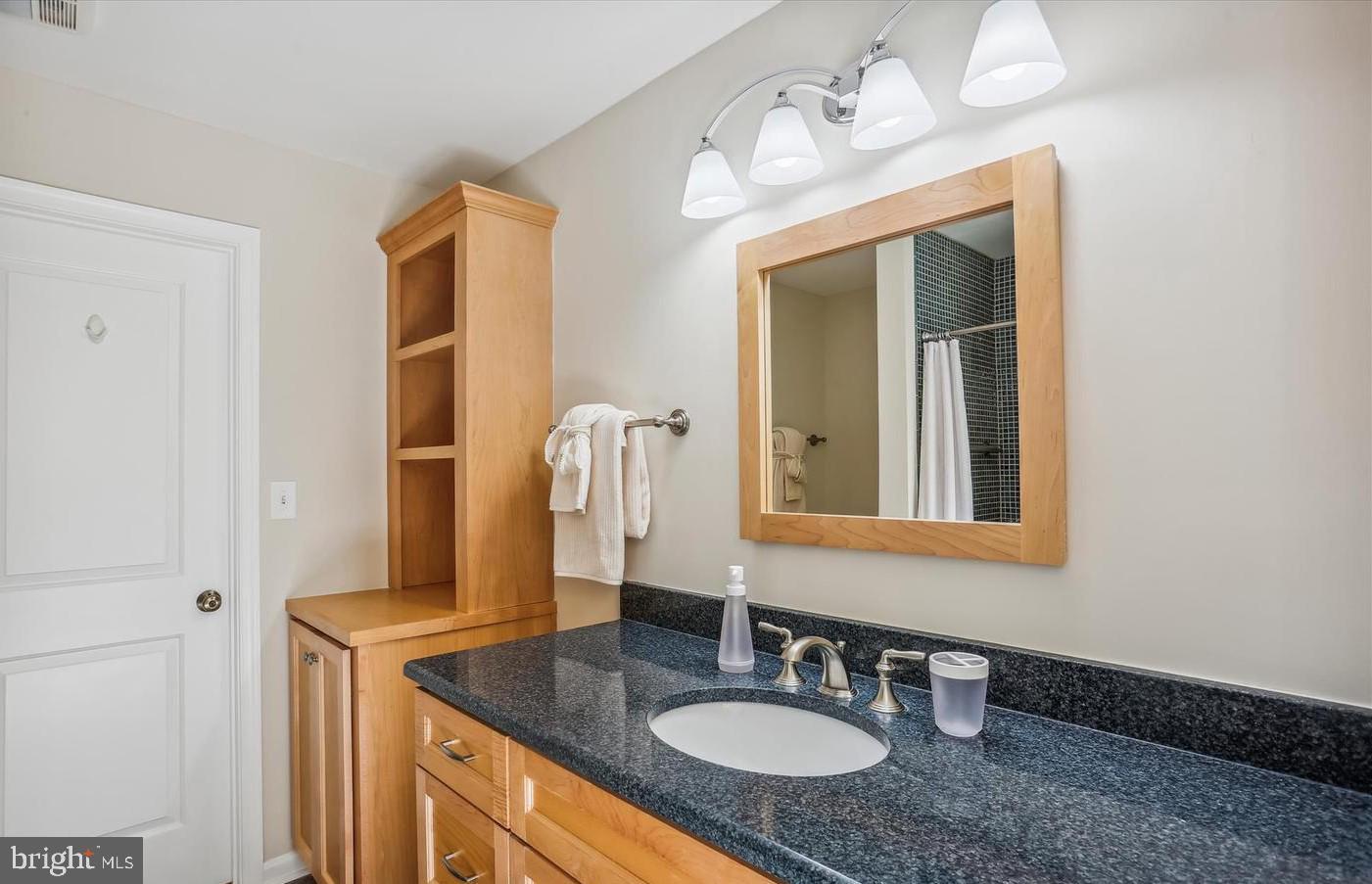 POTOMAC OUTSIDE - Residential