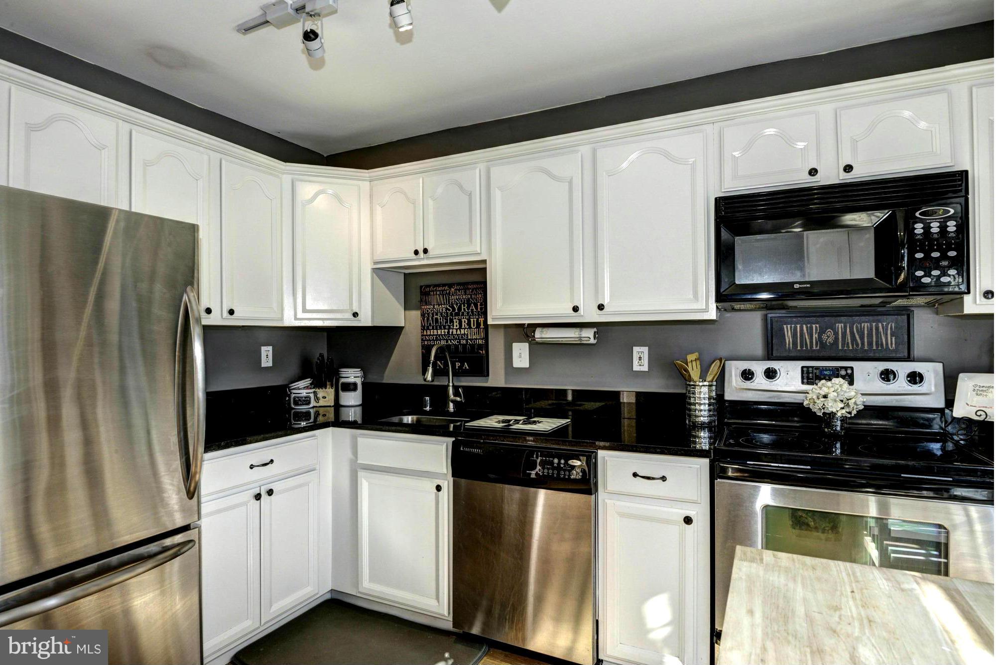 CROFTON MEWS CONDO - Residential