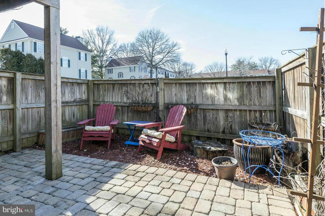 CROFTON MEWS CONDO - Residential